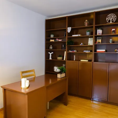 Ultra-central, Cozy And Quiet Bucharest