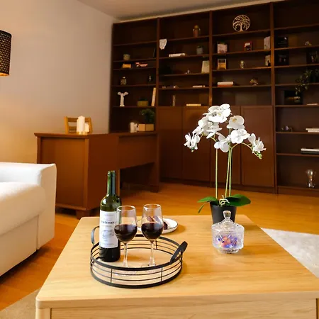 Ultra-central, Cozy And Quiet Apartment *